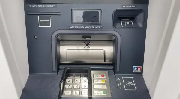 Bankomat Nest Bank, darmowe bankomaty. Wpłata, wypłata, potwierdzenie, karta.