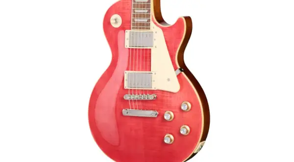 Czerwony Gibson Les Paul z kremowym pickguardem i chromowanymi przetwornikami.