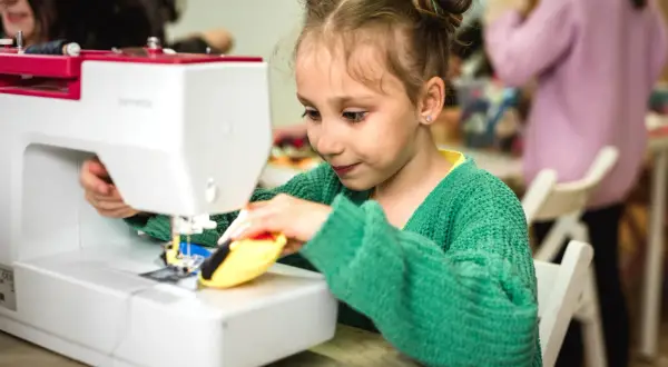 Zajęcia z szycia dla dzieci: Odkryj supermoc i wybierz kurs