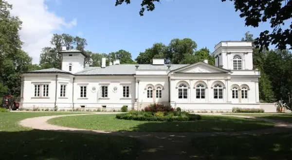 Centrum rzeźby w Orońsku - historia, wystawy i atrakcje czekają