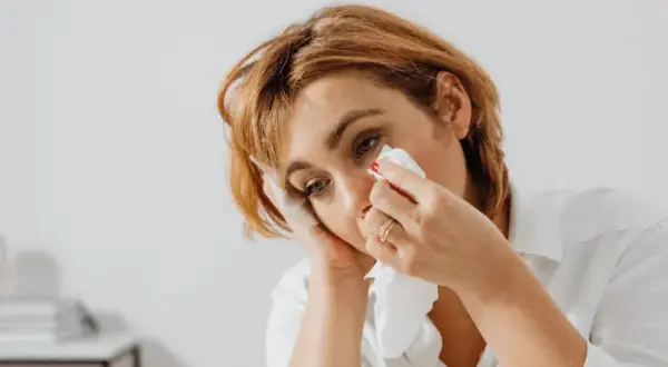 Syndrom pustego gniazda: objawy, przyczyny i jak sobie pomóc
