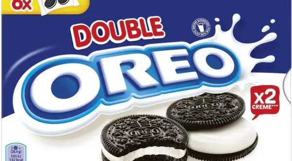 Opakowanie Double Oreo zawiera 100g ciastek. Na opakowaniu widać dwa ciastka Oreo z podwójnym kremem.