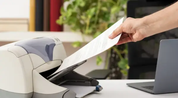 Jak połączyć laptop z drukarką - proste sposoby na łatwe połączenie