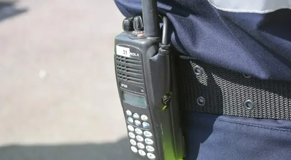 Do czego służy radiotelefon? Zastosowania i korzyści w praktyce