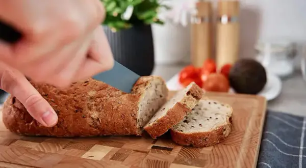 Jaki chleb ma najmniej kcal? Odkryj najlepsze opcje na diecie