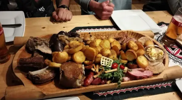 Gdzie zjeść w Kościelisku? Tadeusz Wysocki poleca najlepsze miejsca