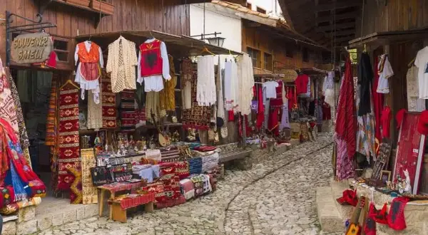 Albania co warto kupić: najlepsze lokalne produkty i pamiątki