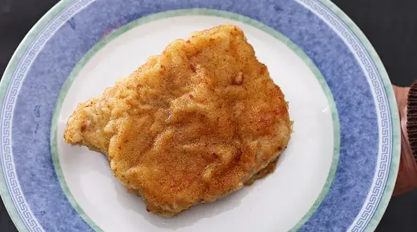 Kotlet schabowy: Kalorie od 165 do 500+? Sprawdź, jak jeść lżej!