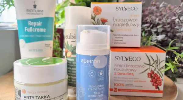 Kremy do stóp: Biotum Repair Fußcreme, Apeiron, Sylveco z betuliną i rokitnikiem, Opacja Natura Anty Tarka. Naturalna pielęgnacja dla wymagającej skóry, idealna na pedibaehr.