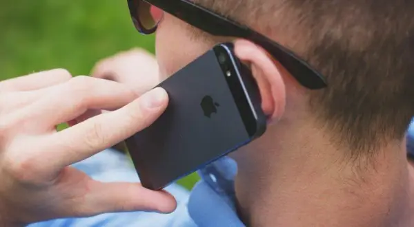 Jak zastrzec numer iPhone, aby uniknąć niechcianych połączeń?