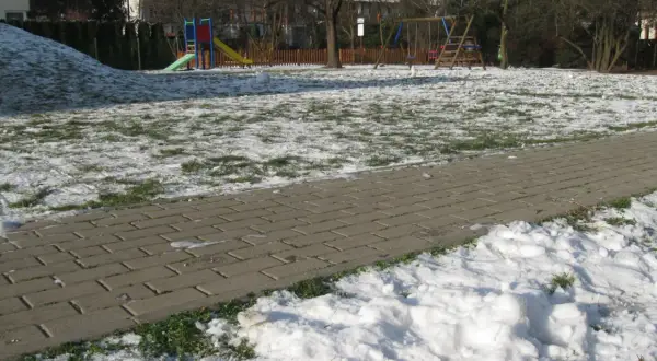 Odśnieżanie podjazdu: Jak zrobić to skutecznie i bezpiecznie?