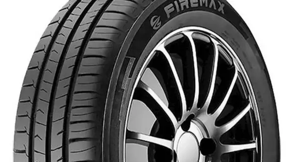 Opony Firemax opinie: Nowa opona samochodowa z felgą, gotowa na każdą drogę.
