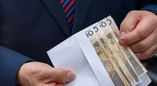 Czy komornik może zająć rentę socjalną? Oto co musisz wiedzieć