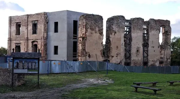 Zamek w Bodzentynie: Fascynująca historia i ukryte tajemnice