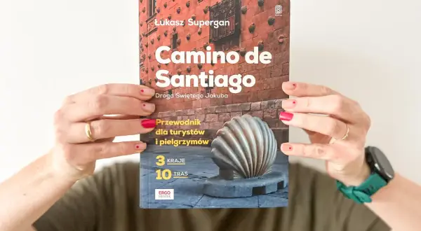 Przewodnik "Camino de Santiago" Łukasza Supergana, opisujący szlak św. Jakuba w Polsce i Europie.