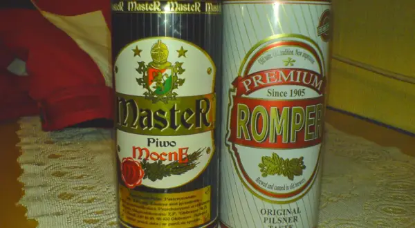 Dwie puszki piwa: "Master" i "Romper".