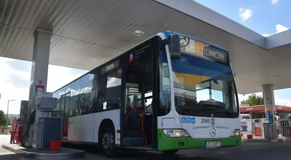 Jak dojechać do Szczecina? Porównaj pociąg, auto, autobus, samolot!