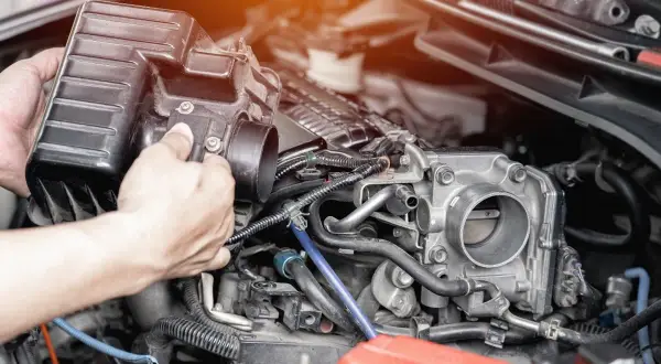 Czy diesel ma przepustnicę? Odkryj kluczowe różnice w silnikach