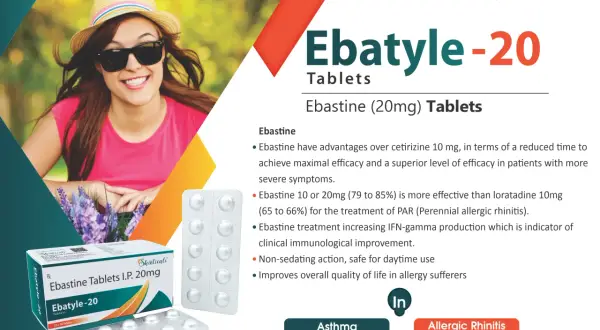 Uśmiechnięta kobieta cieszy się życiem bez alergii, obok opakowanie leku Ebatyle-20 (Ebastine 20mg) na alergiczny nieżyt nosa.