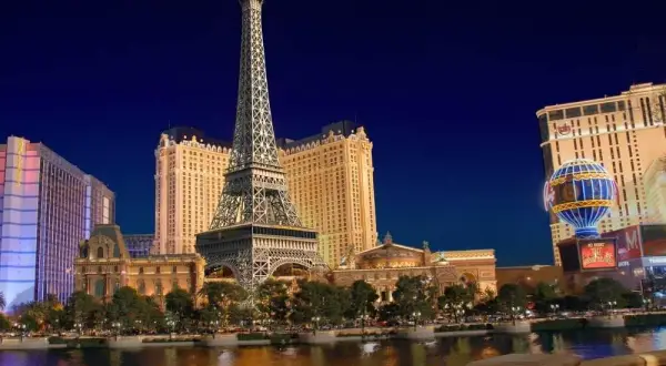 Ile kosztuje lot do Las Vegas? Sprawdź ceny i uniknij wysokich kosztów