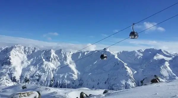 Gdzie w góry na narty? Najlepsze miejsca na niezapomniane zjazdy