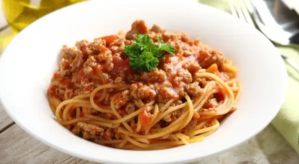 Spaghetti przepis prosty: bolognese krok po kroku, zawsze udane!