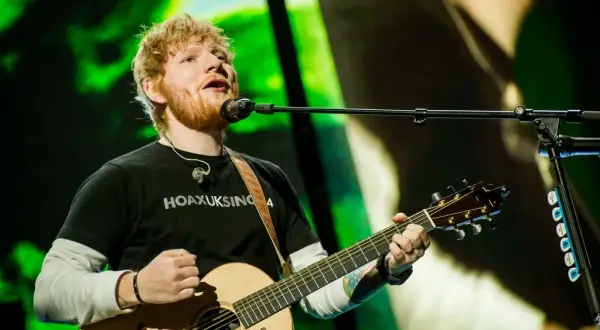 Ile Ed Sheeran bierze za koncert? Zaskakujące zarobki artysty