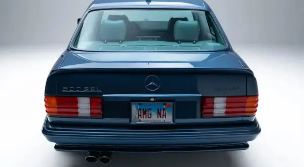 Mercedes-Benz 500 E: Historia, osiągi i wartość klasycznego sedana