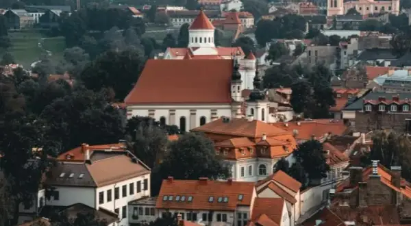 Wilno: Odkryj polskie serce Litwy! Co zwiedzić i jak?