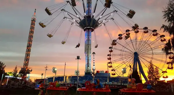 Lunapark Sowiński Władysławowo: Atrakcje, Ceny, Porady Planuj z Nami!