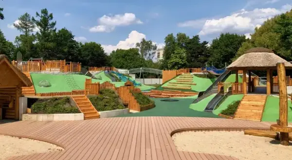 Plac zabaw w Parku Ujazdowskim - czy jest otwarty i gotowy na dzieci?