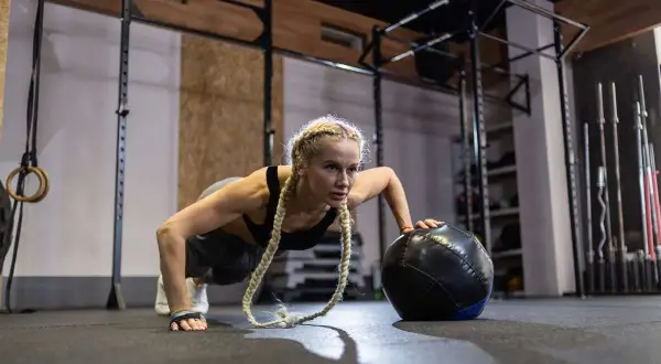 Jak ułożyć trening CrossFit? Stwórz plan bezpiecznie i efektywnie