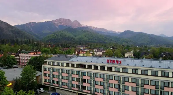 Hotel Hyrny w Zakopanem z widokiem na Tatry. Sprawdź aktualny hyrny zakopane cennik i zarezerwuj pobyt.
