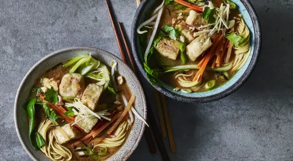 Jak zrobić ramen wegetariański w 30 minut – pyszny i zdrowy przepis