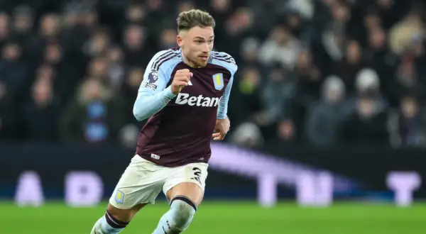 Zarobki Matty Cash w Aston Villa: Ile naprawdę zarabia piłkarz?