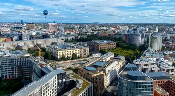 Czy w Berlinie jest bezpiecznie? Poznaj zagrożenia i bezpieczne miejsca