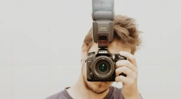 Lampa błyskowa Nikon jaką wybrać - najlepsze modele dla każdego fotografa