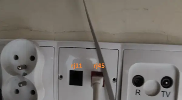 Jak podłączyć internet przez kabel do laptopa - proste kroki i porady
