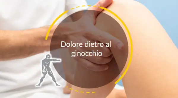 Dolore dietro al ginocchio: un fisioterapista esamina la gamba di un paziente.