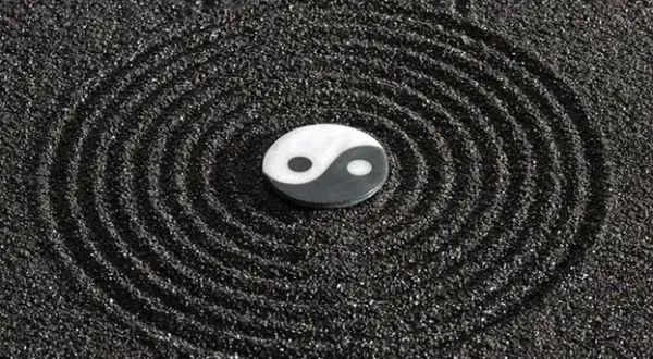 Co oznacza symbol yin yang? Zrozumienie równowagi i dualizmu
