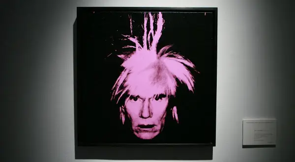 Autoportret Andy Warhol: znaczenie, styl i historia aukcji