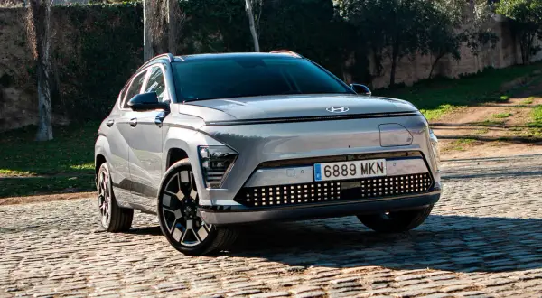 El Hyundai Kona eléctrico, listo para explorar. Su diseño moderno y su gran autonomía te llevarán lejos.
