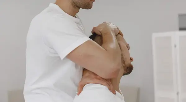 Czym się różni osteopata od fizjoterapeuty? Kluczowe różnice i wybór