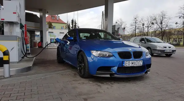 BMW M3 E92 spoiler: CSL czy GTS, carbon? Wybierz idealny!