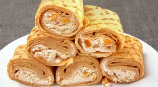 Naleśnik z serem: 250-450 kcal. Jak obniżyć kalorie i jeść bez winy?