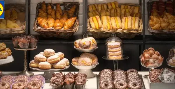 Kto dostarcza pieczywo do Lidla? Poznaj głównych dostawców!