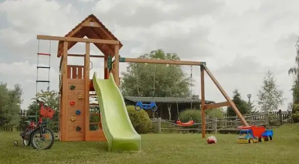 Jak pomalować plac zabaw - krok po kroku, by uniknąć błędów