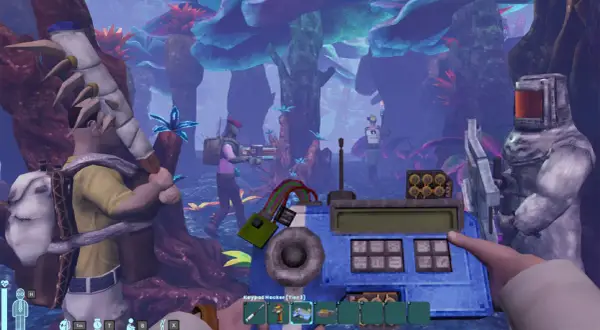 Spieler interagieren mit einem Keypad Hacker in einer fremden Welt. Die Umgebung mit ihren leuchtenden Pflanzen und Pilzen ist ein wichtiger **abiotic factor**.