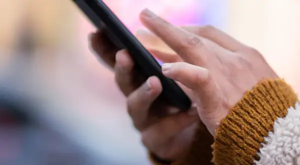 Jak sprawdzić aparat w telefonie i uniknąć problemów z jakością zdjęć