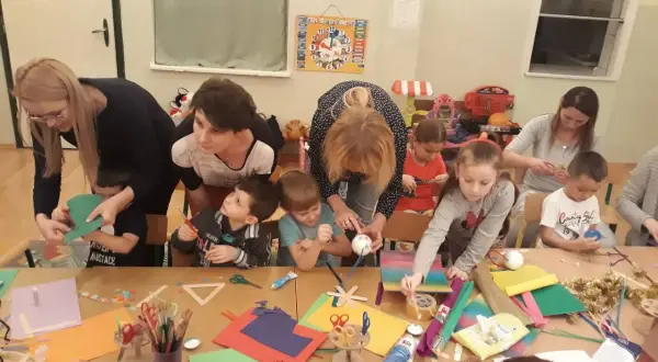 Zajęcia z rodzicami: Jak budować więź i wspierać rozwój dziecka?